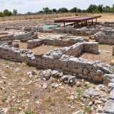 E a un certo punto arriviamo sull'acropoli: si tratta della parte alta dell'abitato, quella destinata ad accogliere gli aristocratici e gli edifici pubblici